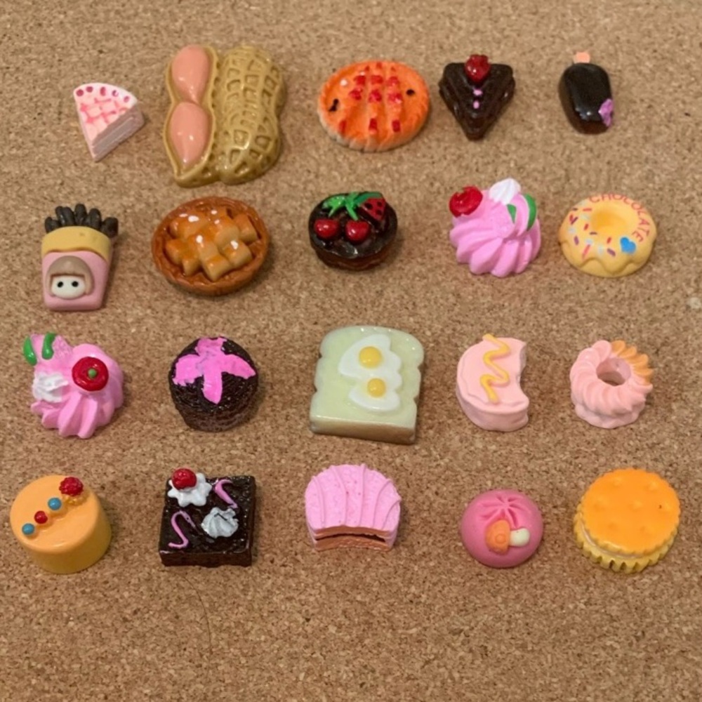Tiny Plastic Dollhouse Play Food 35 Piece Lot-Donut,Hot Dog,Cake,Peanut,Eggs Etc - Picture 4 of 5